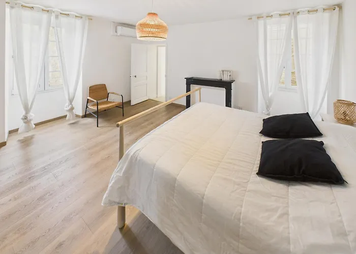 Maison Pour 6 Avec Jardin, Au Coeur De